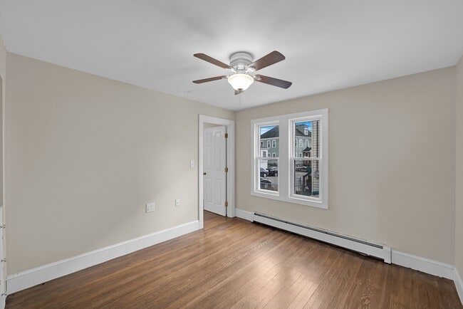 Building Photo - 130 Dalton St