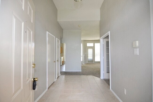 Building Photo - VIEW NOW/COMING SOON - Charming Cul-de-Sac Home in Rockwall with Flexible Floorplan & Spacious Ba...