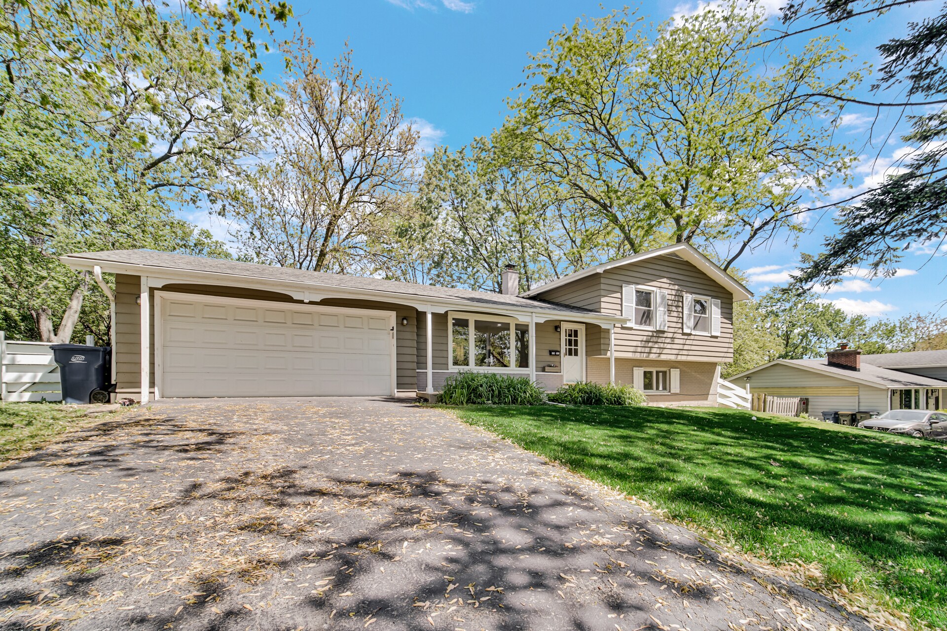 Building Photo - 22W362 Hackberry Dr