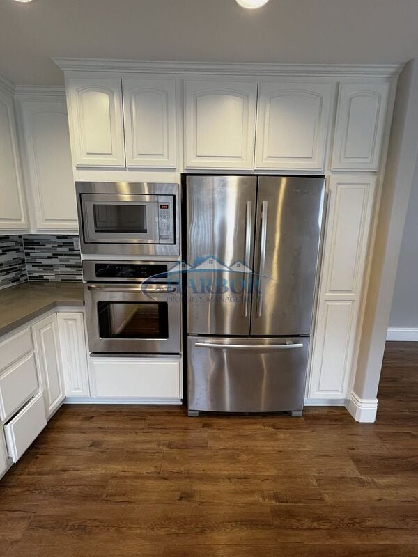 Building Photo - 2405 Vanderbilt Ln