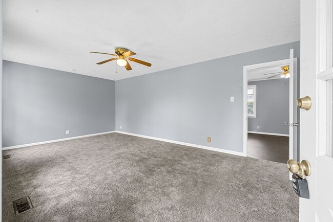 Building Photo - 3 Bedroom Pet Friendly Home For Rent!