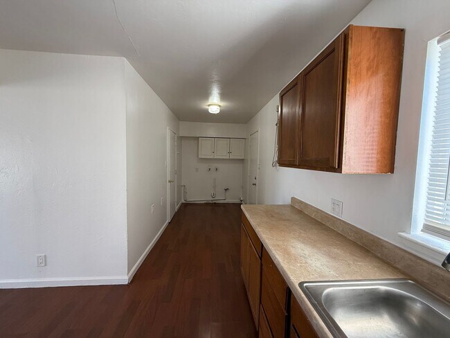 Building Photo - 4590-4592 73rd St, Sacramento, CA 95820