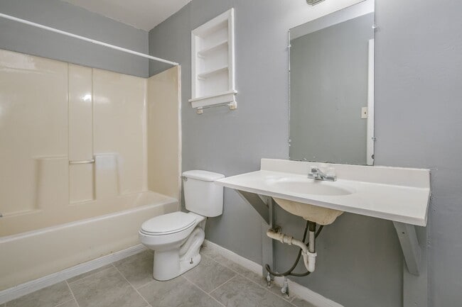 Building Photo - La Luna Luxury Suites