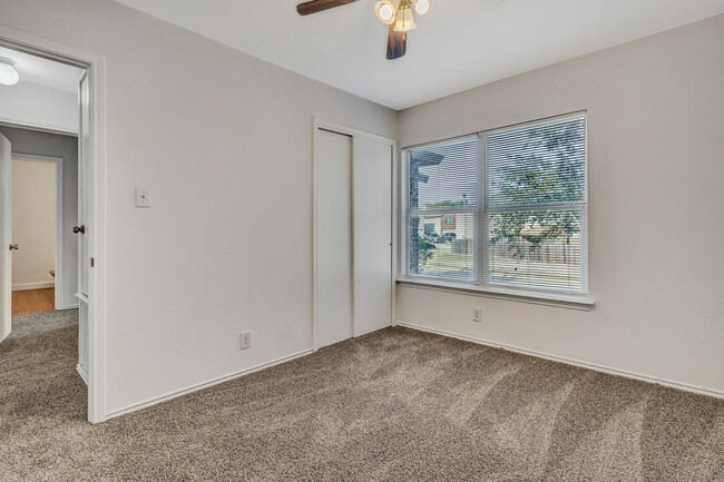 Front Bedroom - 9859 Chelsea Cir