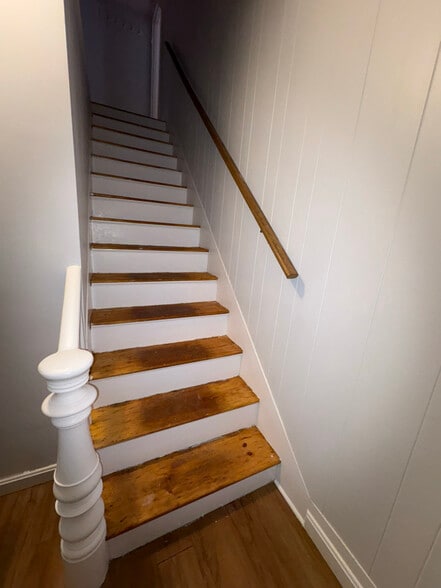 Building Photo - 56 Lock St