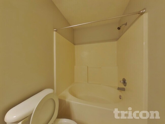 Building Photo - 645 Belgium Dr