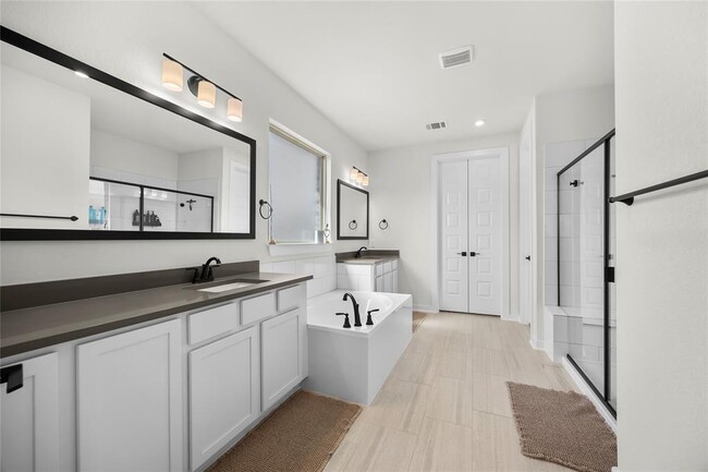 Building Photo - 116 Charro Ct