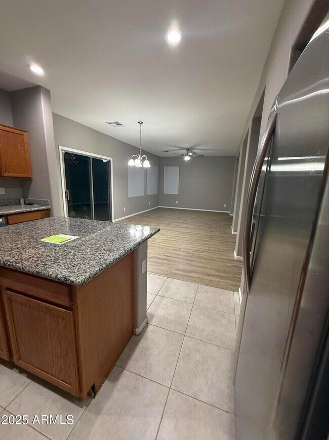 Building Photo - 2014 S Falcon Dr