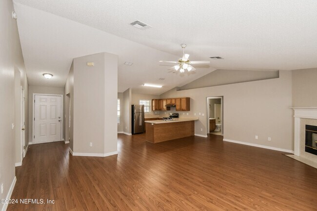 Building Photo - 10450 McGirts Creek Dr