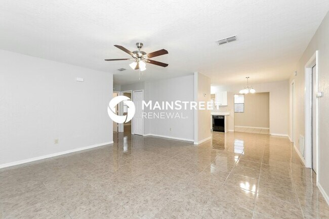 Building Photo - 3 Bedroom Pet-Friendly Home in KISSIMMEE, FL with Main Street Renewal