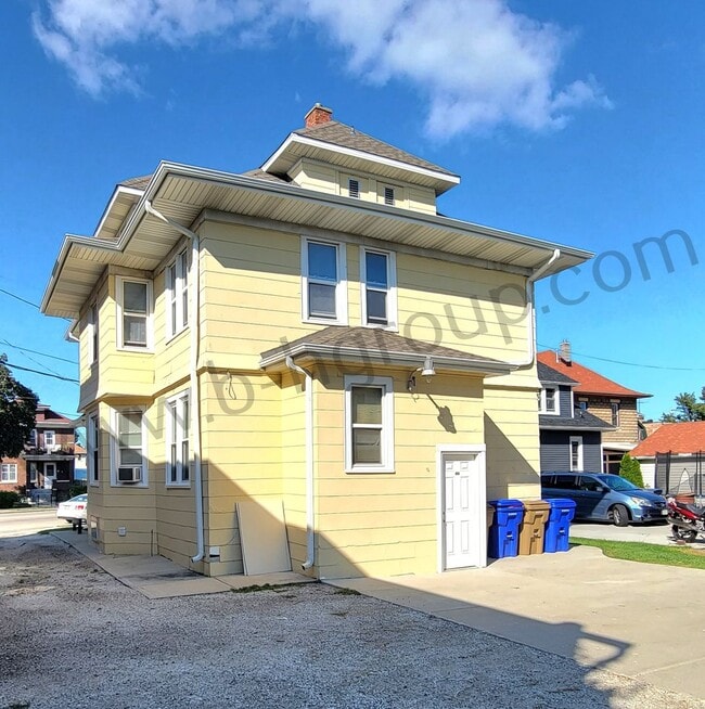 Building Photo - 2629 Roosevelt Rd