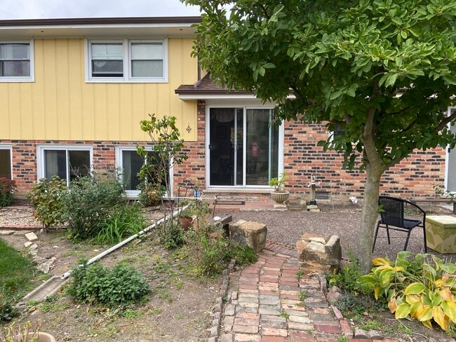 Building Photo - 13633 Cherry Ln