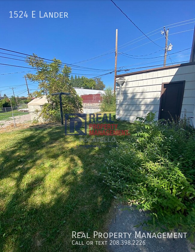 Building Photo - 3 bedroom 2 bath Home