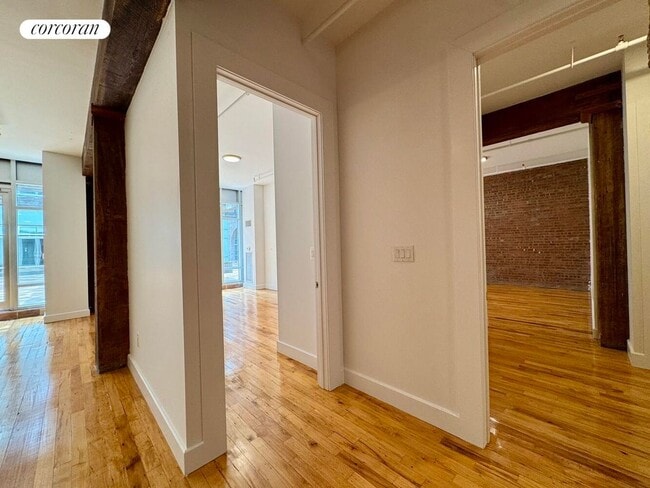 Building Photo - 275 Conover St