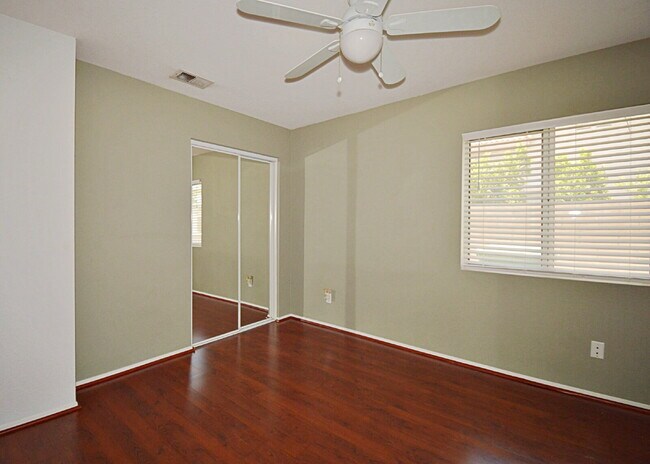 Building Photo - 3-Bedroom Home, Large backyard $500 Discount to move-in costs by Sep 15th!