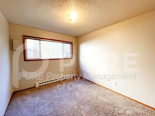 Building Photo - 1125 SE 27th Ave
