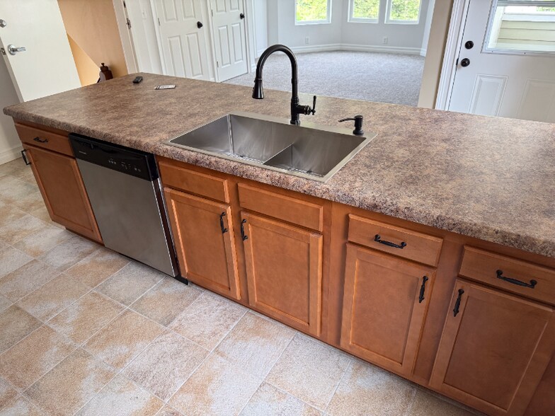 Building Photo - 517 Park Ave