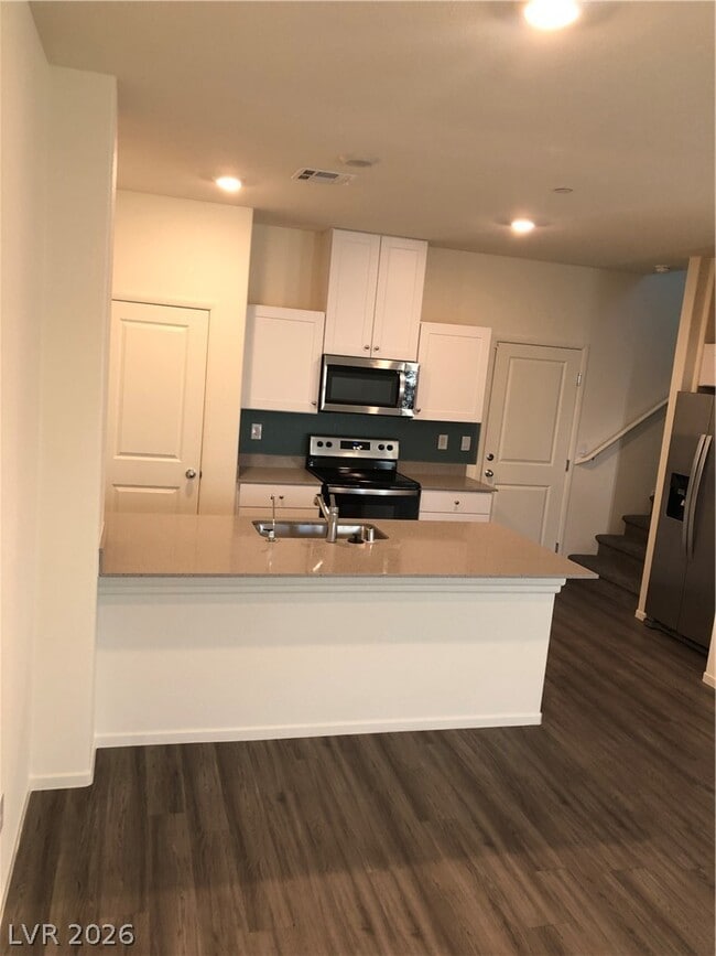 Building Photo - 440 Moonlight Cove Dr