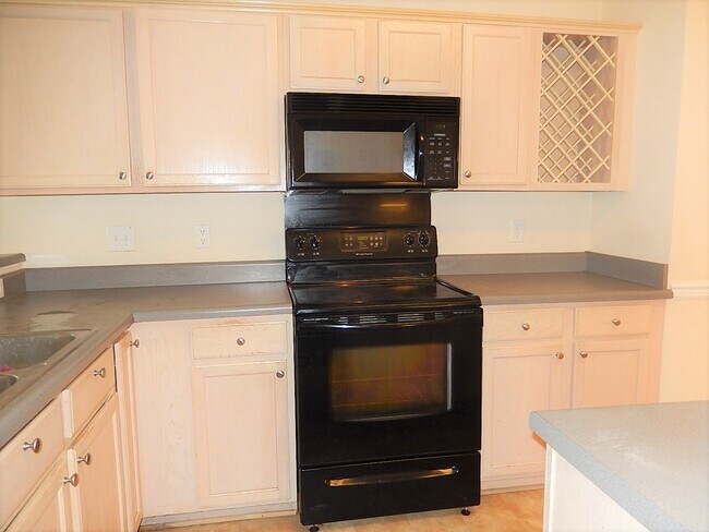 Building Photo - 5809 Spirit Ct