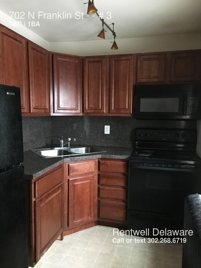 Building Photo - 702 N Franklin St