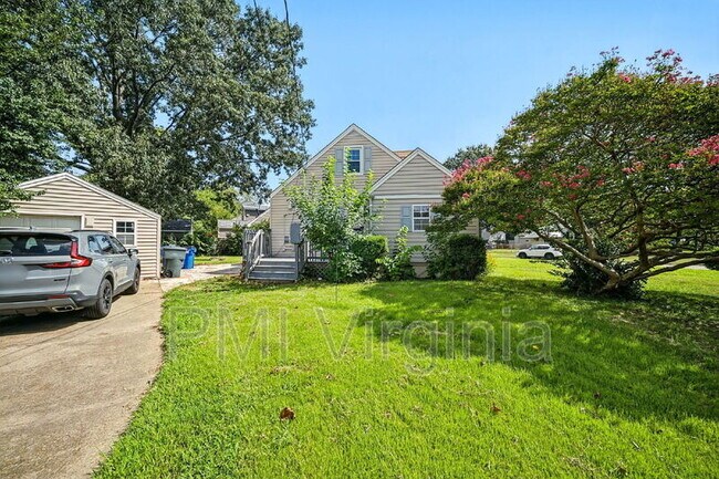 Building Photo - 2312 Calvin Ave