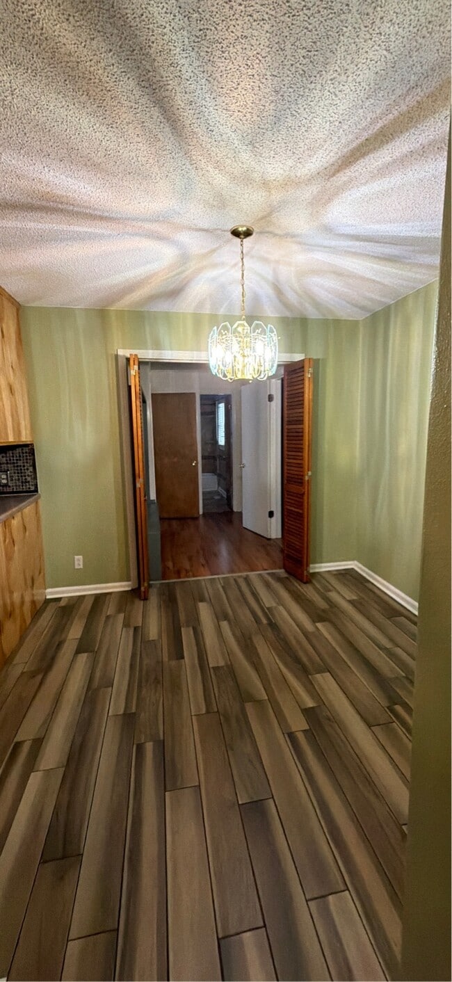 Building Photo - 1204 19th Ave SE