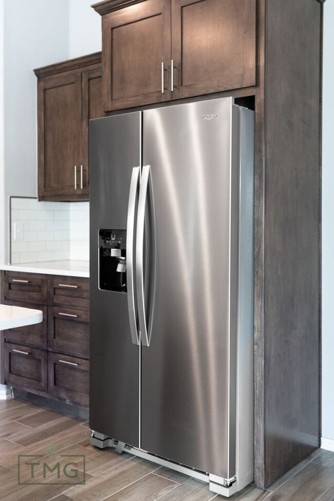 Building Photo - Naples: Your Stylish Haven in Owasso