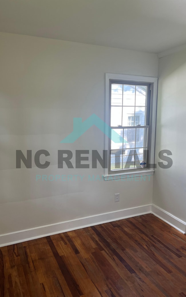 Building Photo - 1608 W Florida St