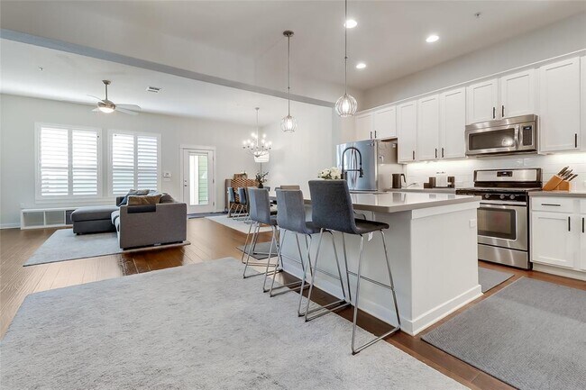 Building Photo - 4121 Berkman Dr