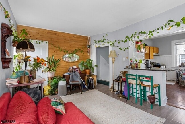 Building Photo - 298 Carmita Ave