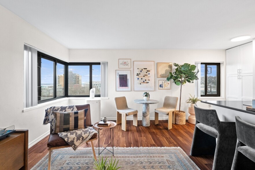 Dining Space at Skye Apartments in Seattle, WA 98121 - Skye Apartments