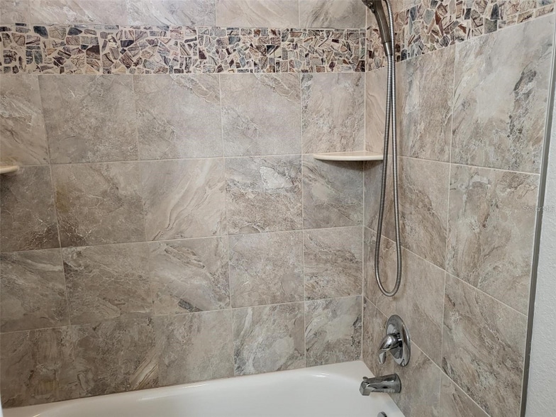 Building Photo - 201 Auburn Woods Cir