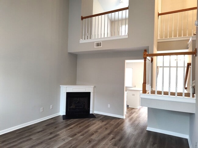 Building Photo - Two story, 3 Bedroom, 2.5 Bath End Unit Townhome located in the Hanover Community in SC!