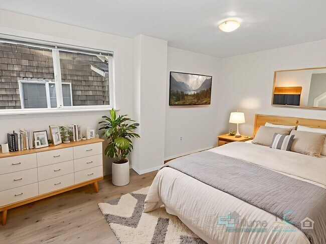 Building Photo - 849 1st Ave