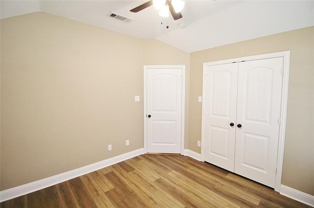 Building Photo - 222 Chimney Rock Dr