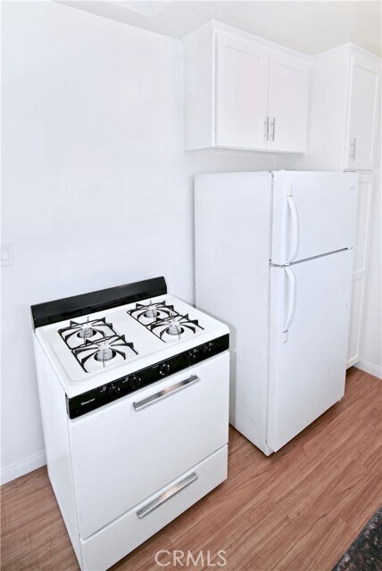 Building Photo - 6951 Simpson Ave