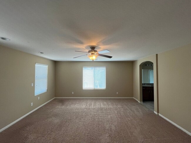Building Photo - Two Story home