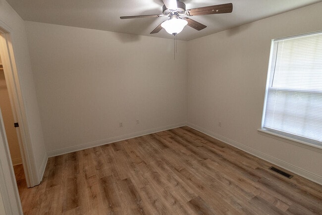 Building Photo - 4610 Dehaven Dr