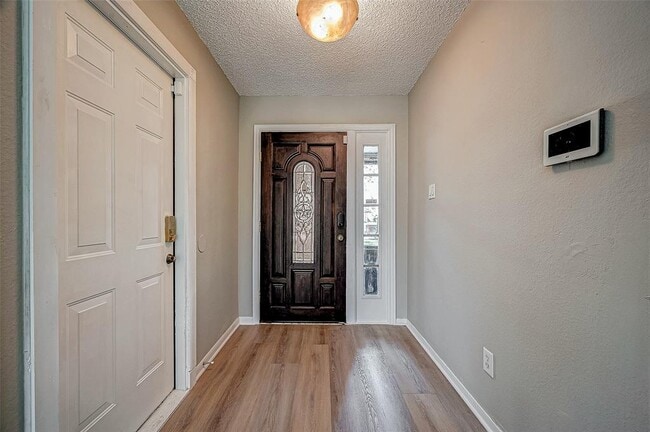 Building Photo - 3422 Deer Valley Dr