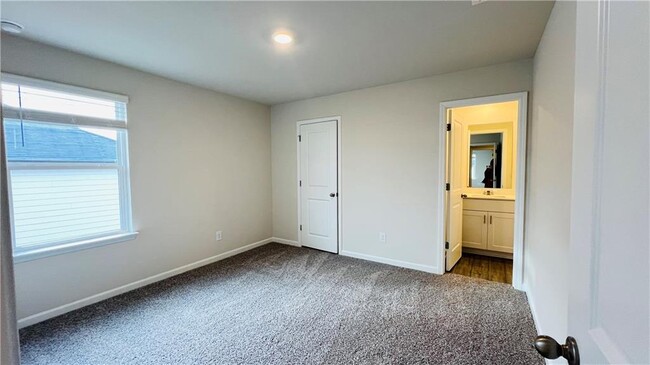 Building Photo - 6056 Hickory Crk Ct