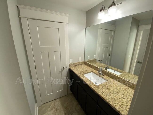 Building Photo - 602 Mariner Way