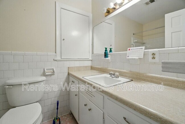 Building Photo - 4817 Stornoway Dr