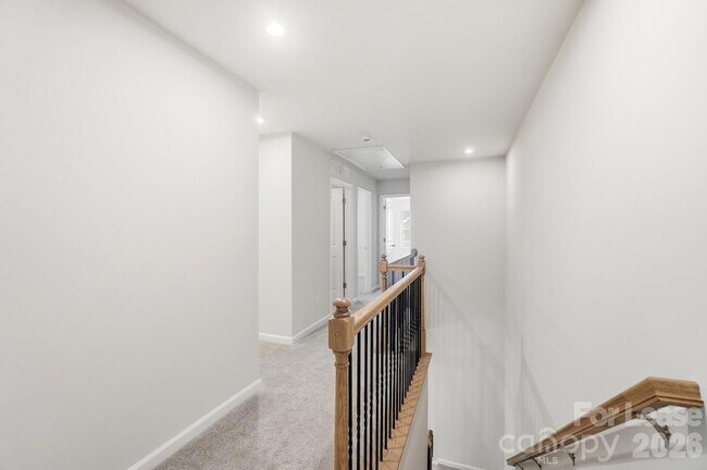 Building Photo - 14862 Tamarack Drive