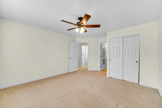 Building Photo - 1114 N Claremont Dr