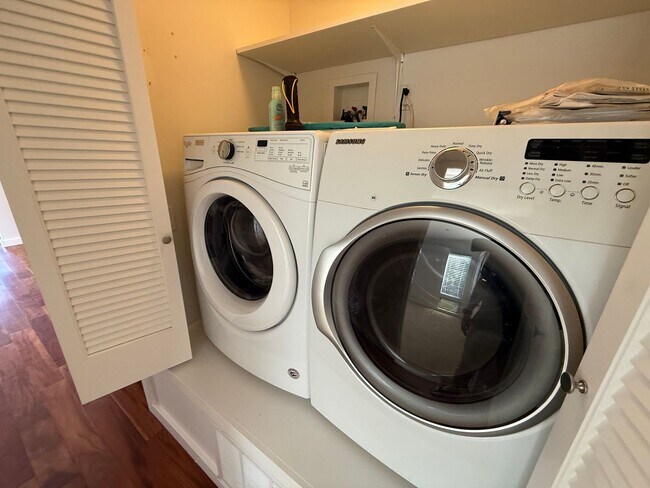 Building Photo - UNIQUE THREE BEDROOM TWO BATH MODERNIST MILL VALLEY HOME