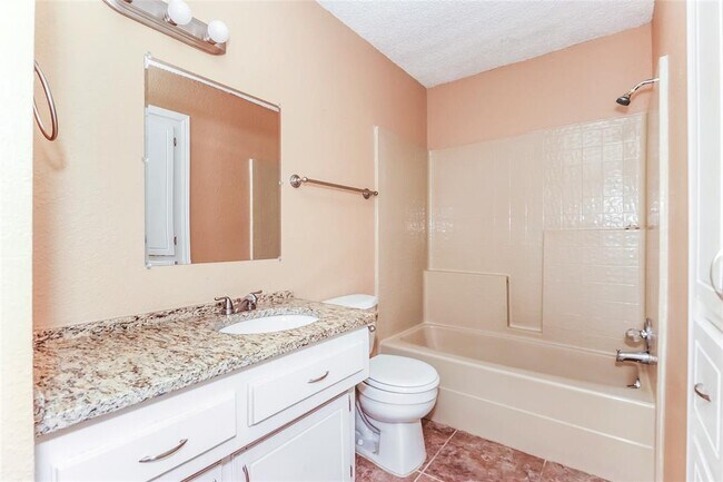 Building Photo - 100 N Eastgate Dr