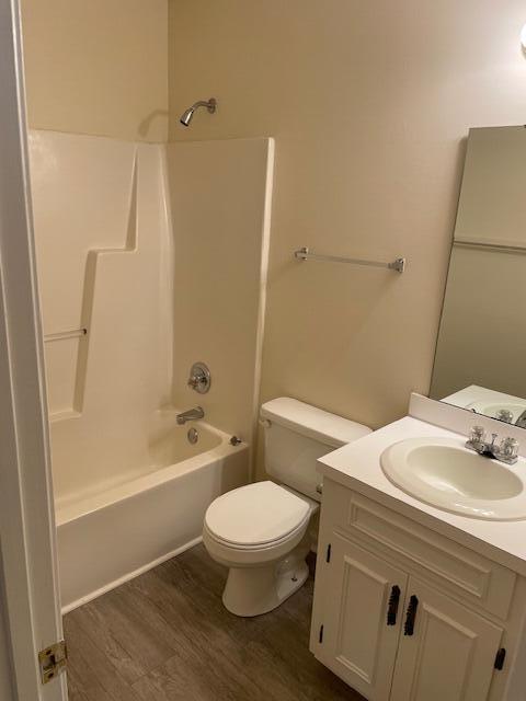 Building Photo - 35 Radcliff Dr