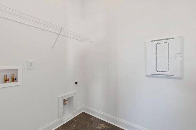 Building Photo - 429 Guethlein Dr