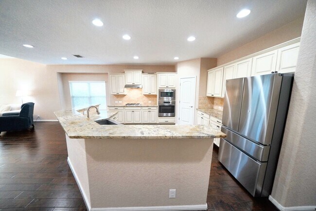 Building Photo - Executive 5-Bedroom Home in Coveted Crossvine Subdivision - Realtor Commission: $750