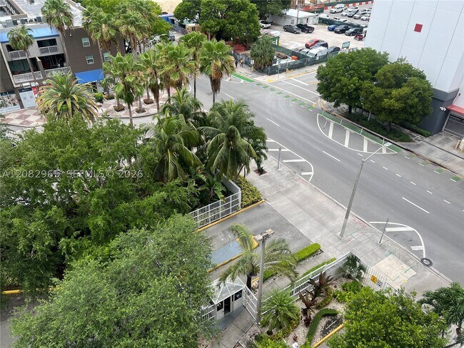 Building Photo - 800 N Miami Ave